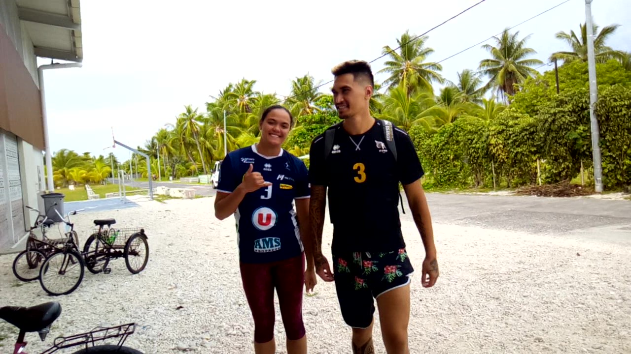 Tehei Labaste et Nohoarii Paofai, deux poids lourds du volley-ball tahitien. L'une est joueuse au club de Sens, dans l'Yonne. L'autre a été sacré champion de France de Ligue B avec Plessis-Robinson.