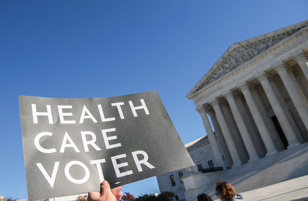 USA: la Cour suprême refuse d'invalider la loi phare d'Obama sur la santé