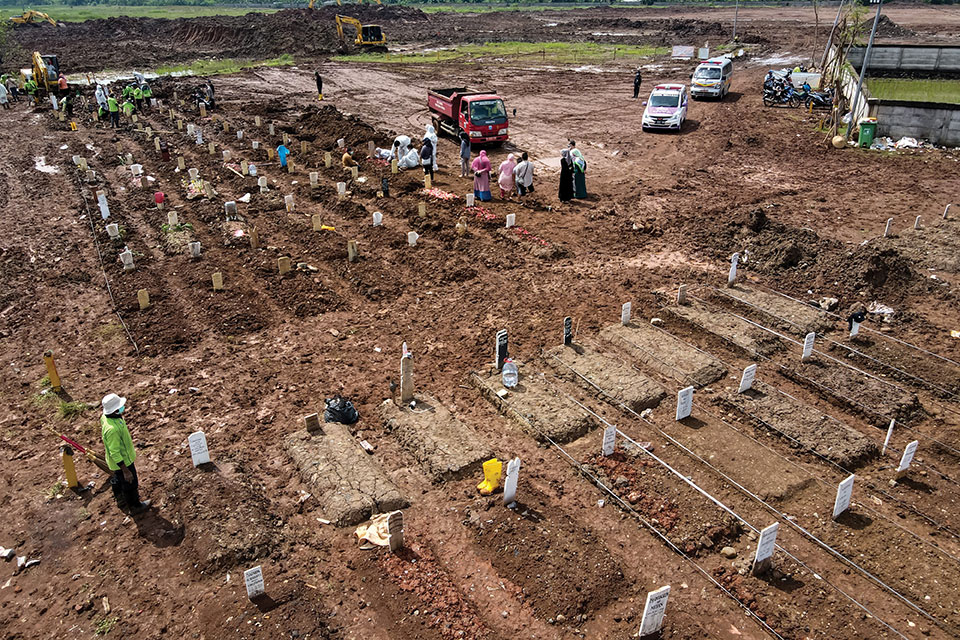 Covid-19: l'Indonésie passe le cap des 2 millions de cas, l'épidémie accélère