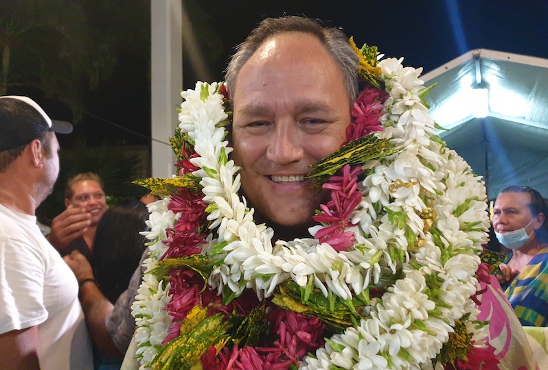 Matahi Brotherson a remporté dimanche les élections municipales de Uturoa avec 1 848 voix, contre 1 031 pour son adversaire Sylviane Terooatea.