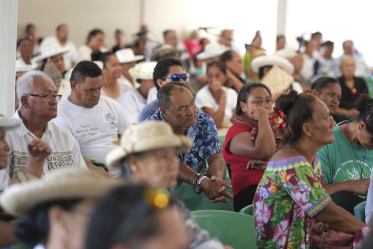 Les dispositions en vigueur concernant les activités cultuelles sont inchangées : distance d’un mètre entre les personnes lors des offices religieux ; 75 personnes maximum autorisées lors des cérémonies funéraires ; 15 personnes maximum autorisées lors des veillées funéraires dans les lieux publics.