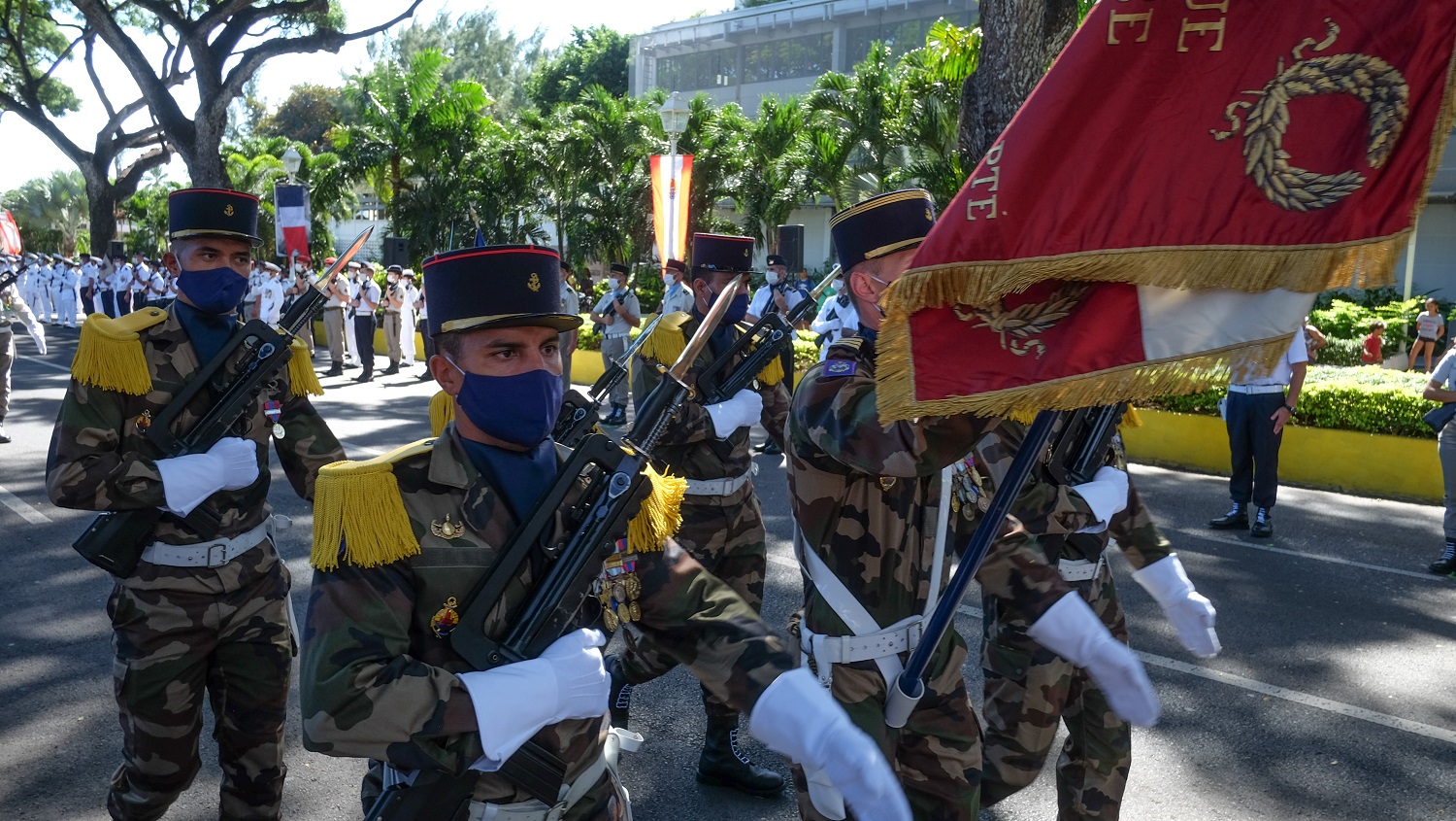 : Si les troupes ont été passées en revue, l'épidémie de Covid-19 a eu raison du traditionnel défilé militaire.