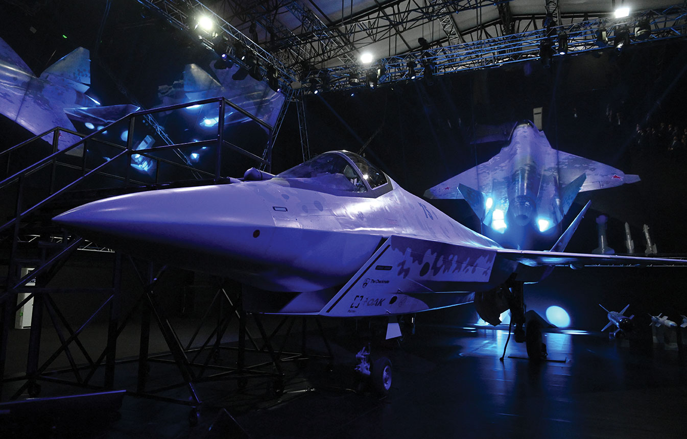 La Russie présente son nouveau chasseur furtif, le "Checkmate"