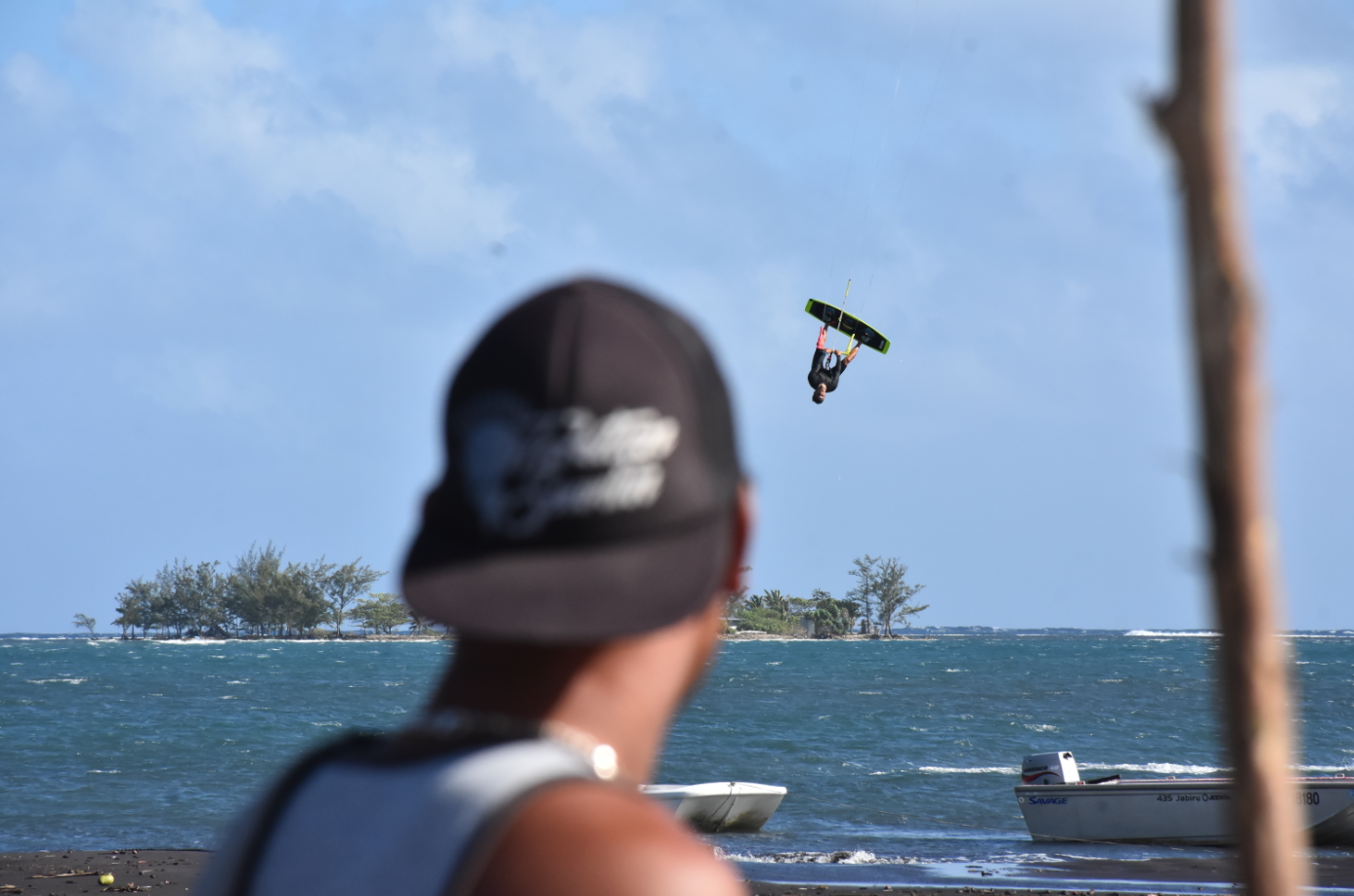 Les kite s'envoient en l'air à Hitimahana