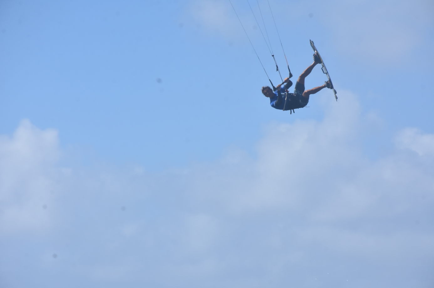 En finale, Raiarii Fadier a impressionné sur sa capacité à déclencher de nombreuses rotations sans jamais tomber.