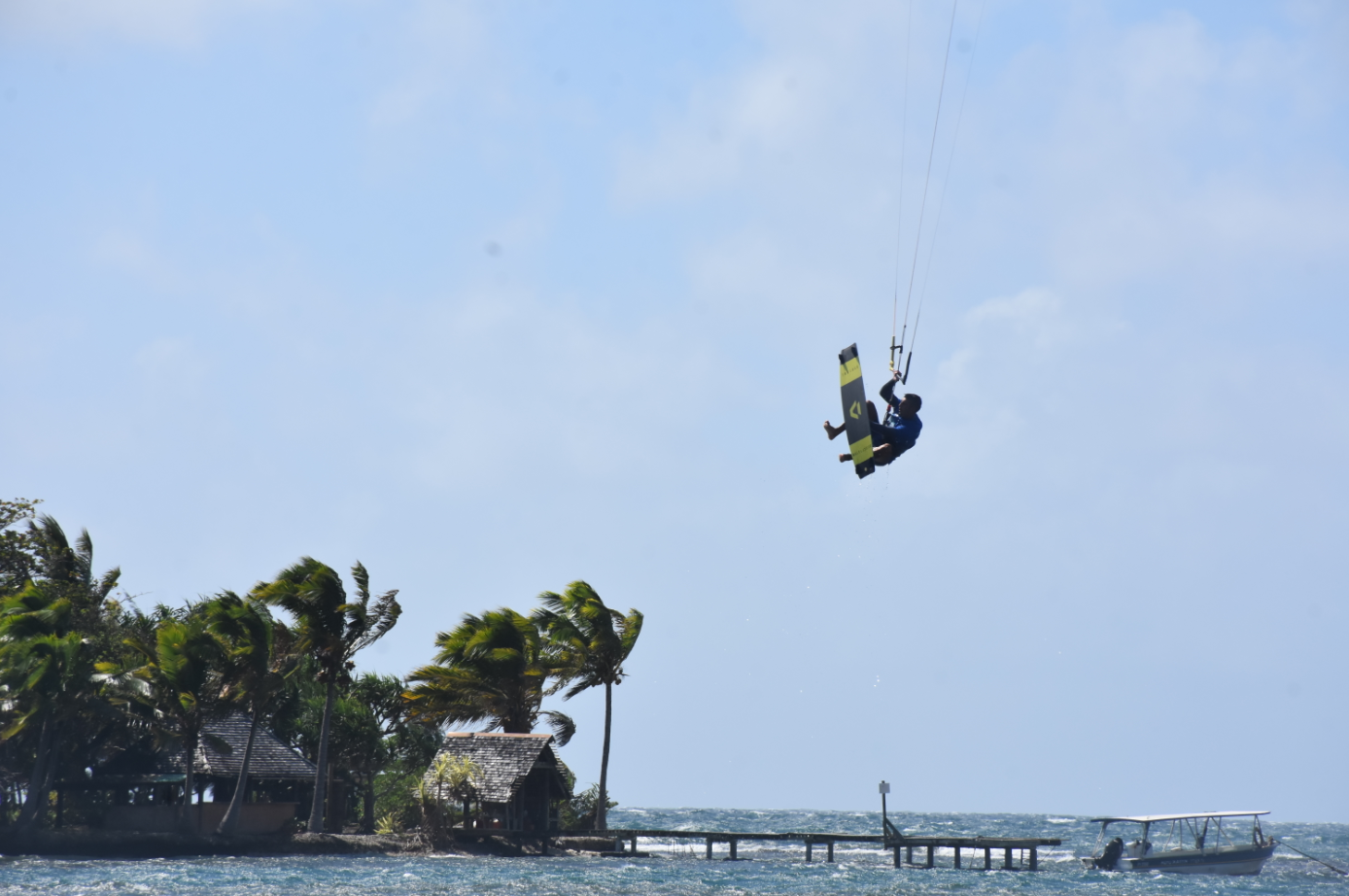 Les kite s'envoient en l'air à Hitimahana