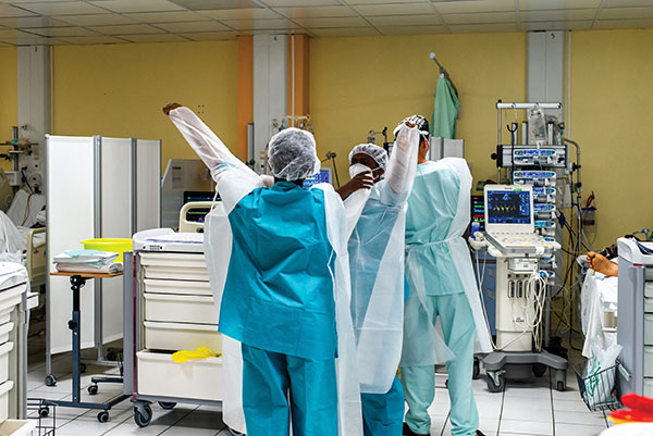 Covid: vers un rétablissement de l'état d'urgence sanitaire en Guadeloupe