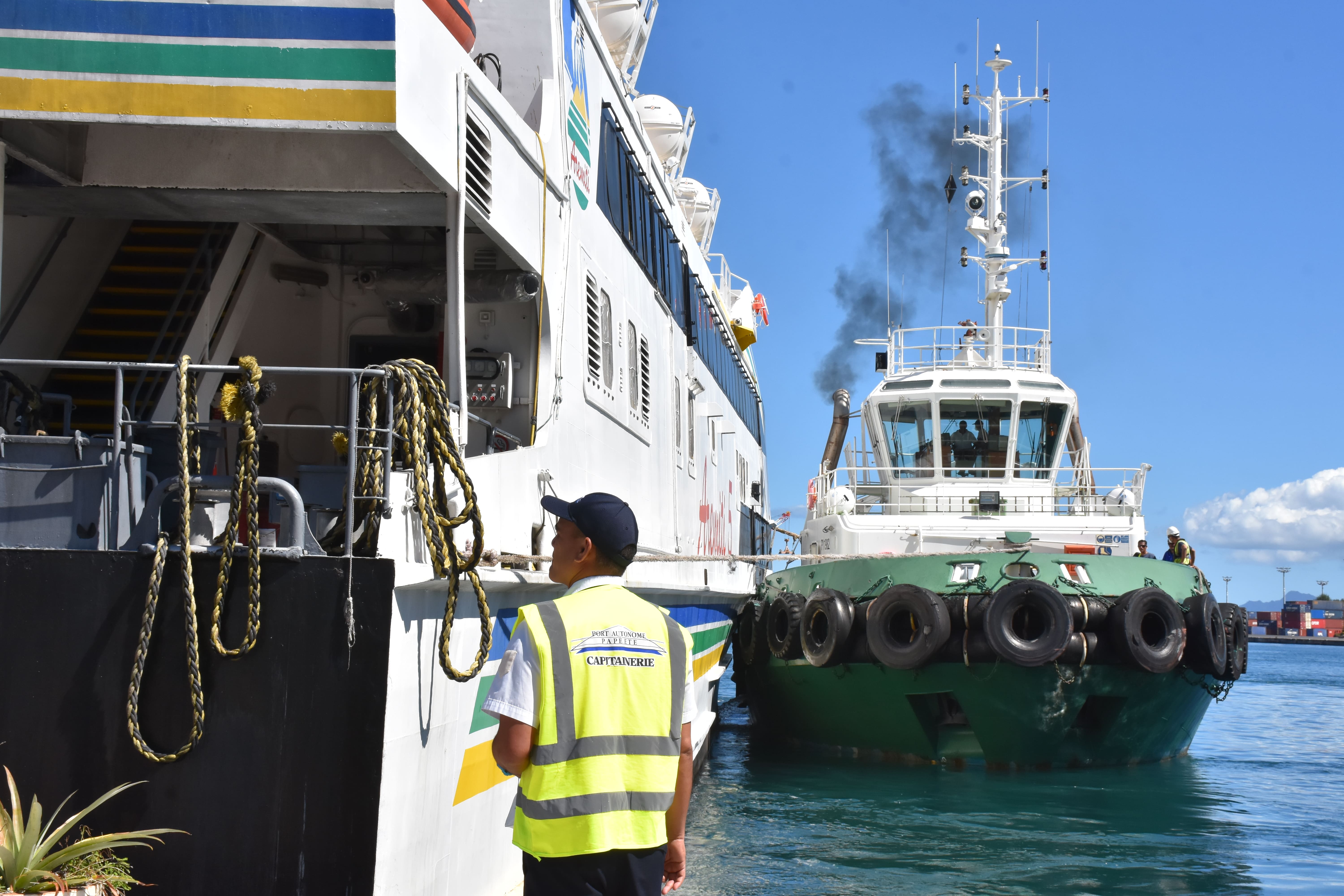 L'Aremiti 5 va être contrôlé attentivement après son remorquage