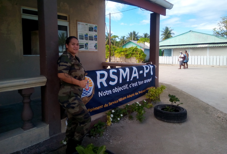 L'ancienne mairie de l'atoll de Hao a été mise à disposition des deux militaires du RSMA venus sur l'atoll pour recruter et informer.