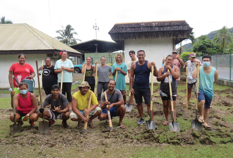 Une quinzaine de jeunes porteurs de projets, originaires de Paopao ont suivi une formation en agriculture bio.