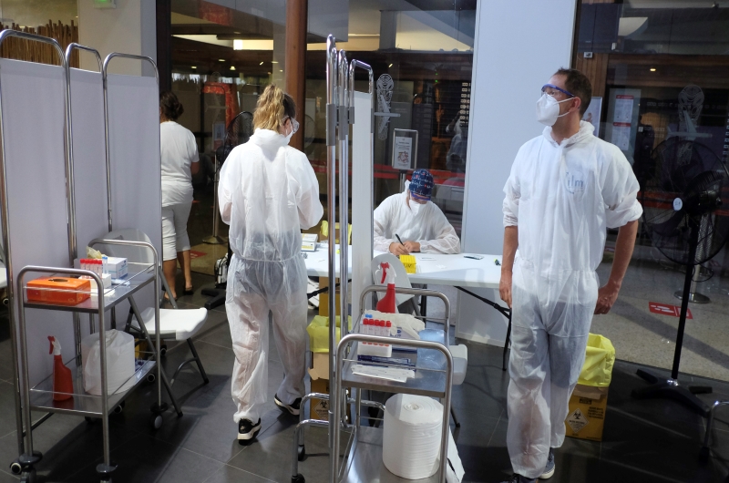 Le test antigénique à l'arrivée des vols internationaux remplacé par un autotest