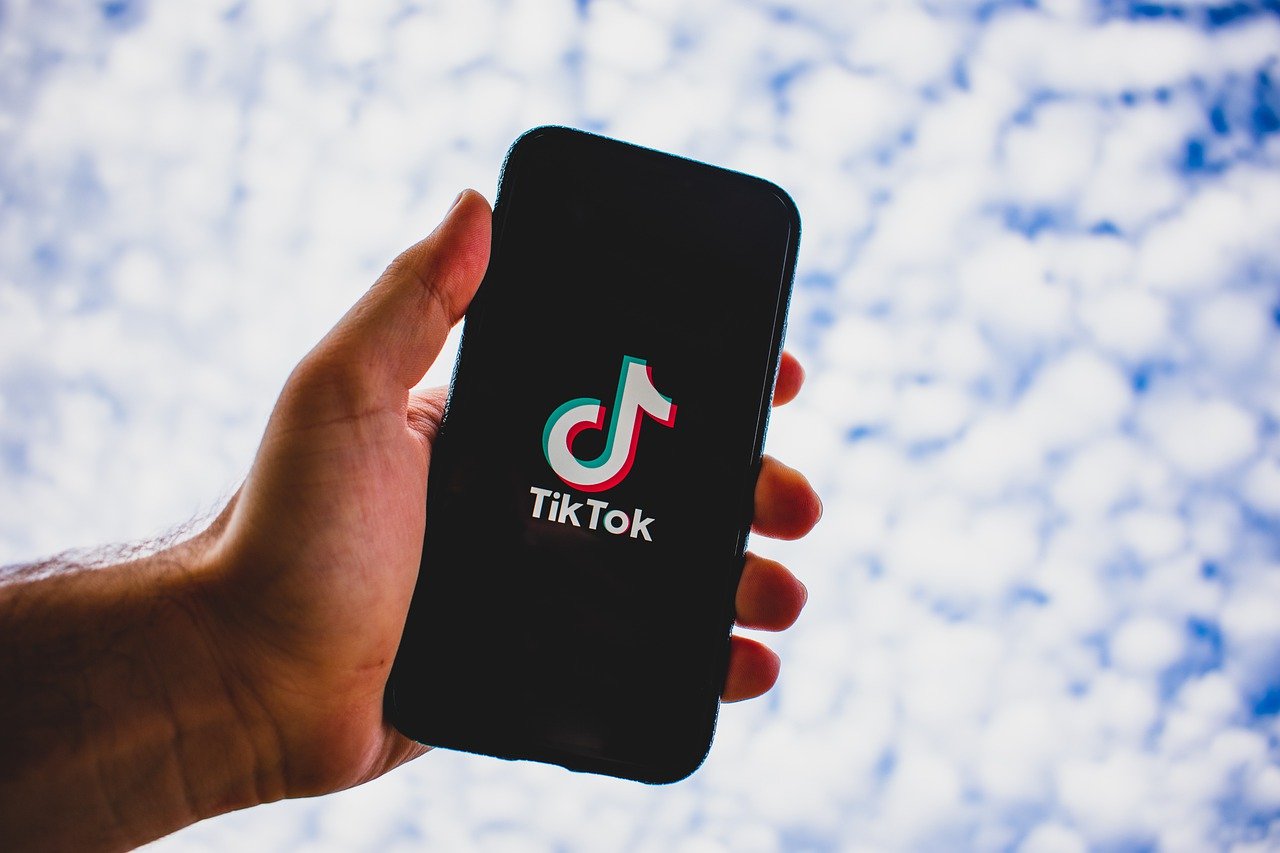 TikTok va lancer le shopping directement sur sa plateforme