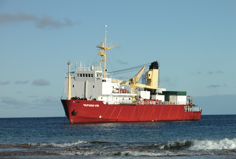 Après Rikitea, le Taporo VIII a fait escale à Tureia. Il est à présent en route pour Tahiti où il est attendu vendredi soir ou samedi matin.