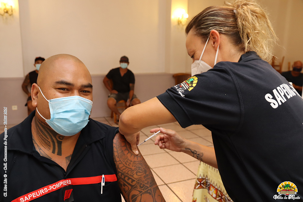 Les pompiers et policiers de Papeete se vaccinent