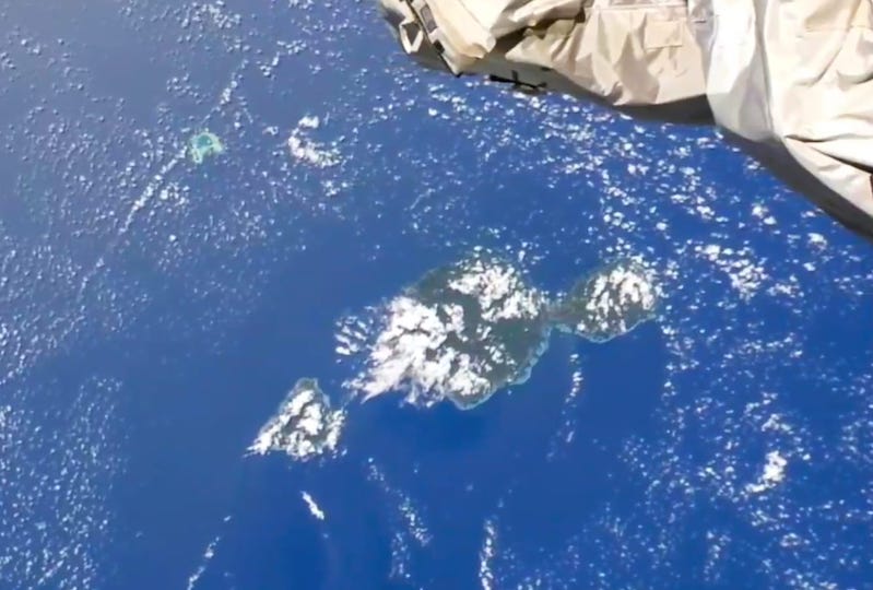 Tahiti, Moorea et Tetiaroa vues depuis l'ISS mercredi. (©Nasa - ISS83)