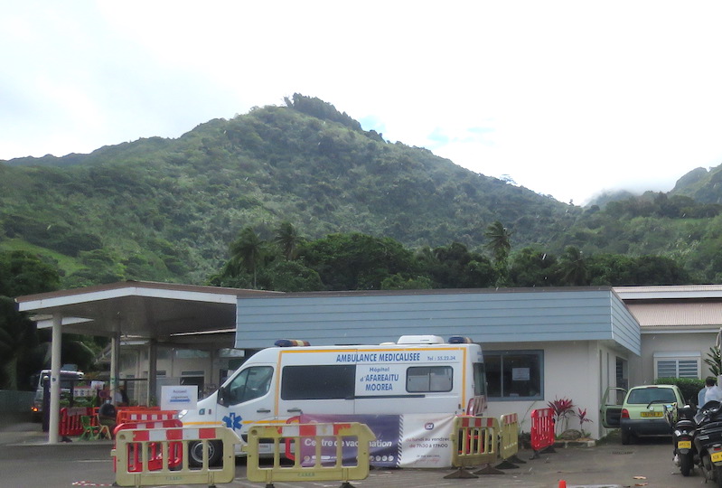 Des professionnels de santé mentale de la réserve sanitaire sont venus soutenir le personnel de l'hôpital de Moorea. Ils leurs ont permis de parler de la situation de crise qu'ils traversent.