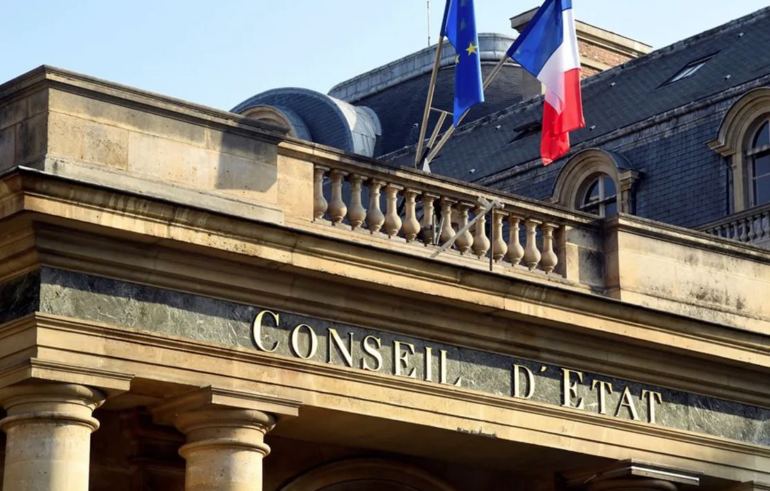 Le Conseil d’État est saisi depuis mardi d’un nouveau recours visant l’annulation de la loi sur l’obligation vacinale.  (Photo : Bertrand Guay/AFP).