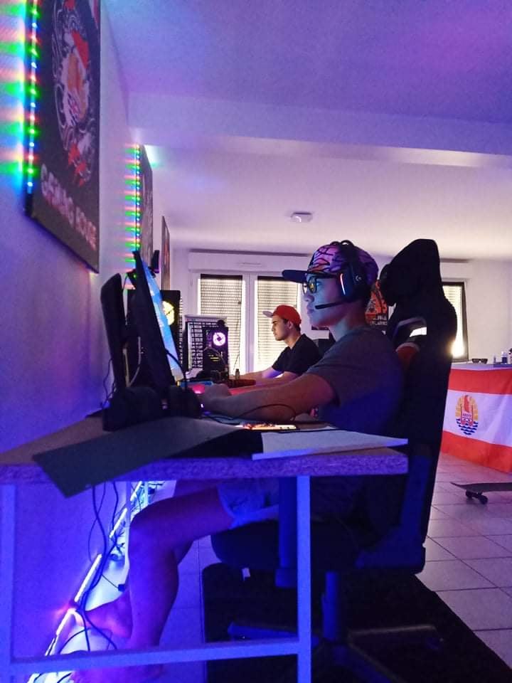 Deux joueurs de la section Fornite de l'AS E-Sport ont inauguré le 16 septembre la “gaming house”, installée dans l'est de la France.