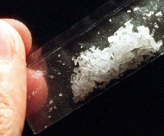 Un jeune homme interpellé avec de l'ice et du paka