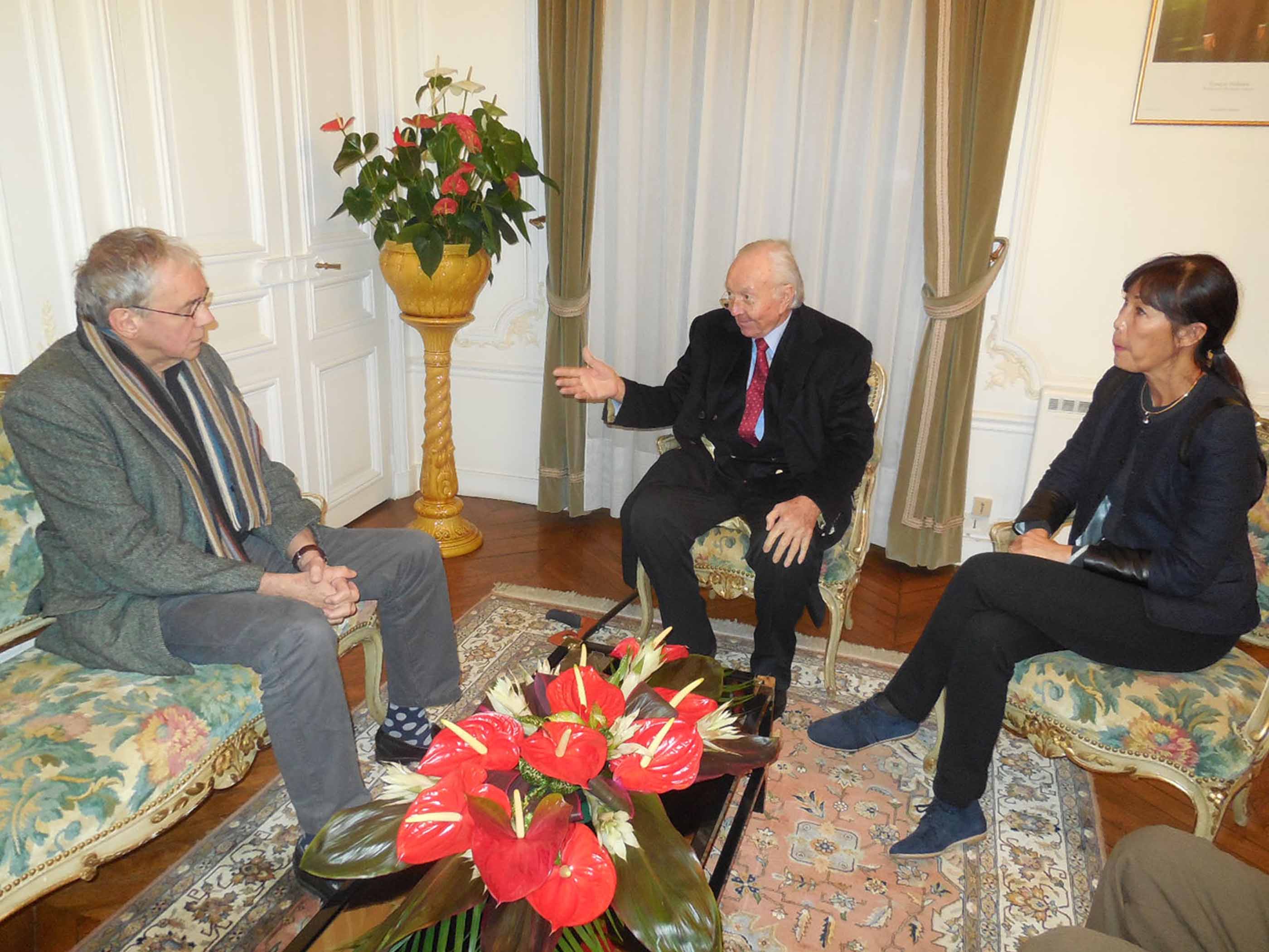 Plan cancer: Gaston Flosse et Béatrice Chansin rencontrent  le professeur Jean-Paul Vernant