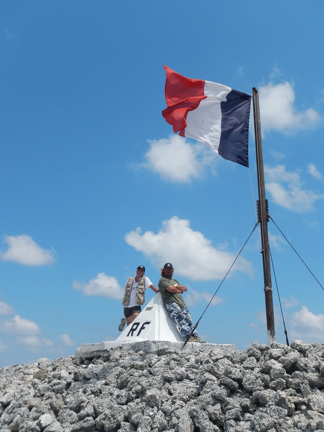 Christian Jost et Jean Morschel, les deux géographes de l'UPF lors de leur mission à Clipperton.