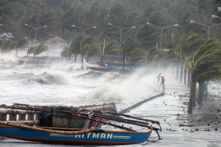 Le super-typhon Haiyan, le plus violent de l'année, frappe les Philippines