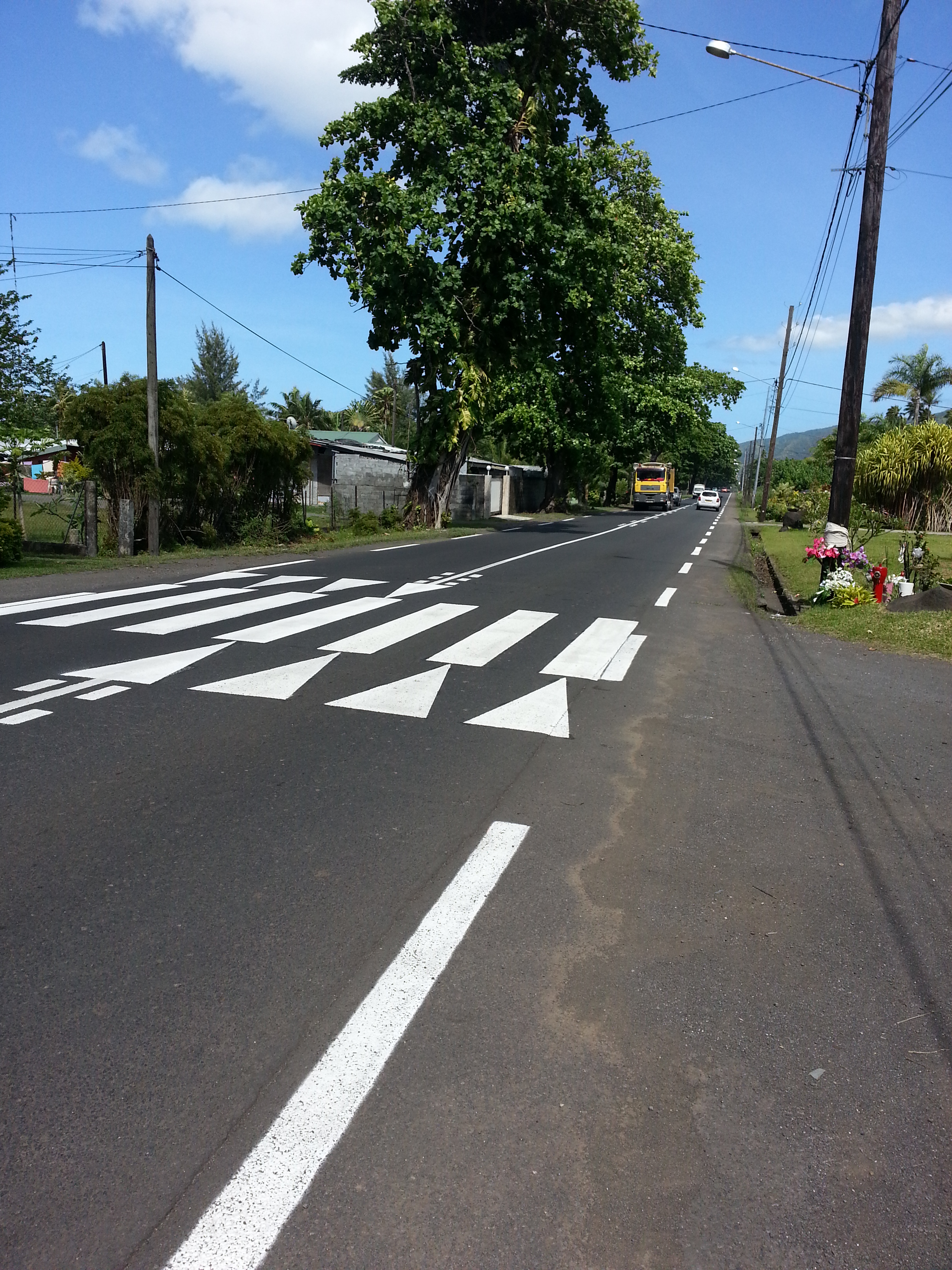 Papara : la grande ligne droite enfin équipée d’un passage piéton