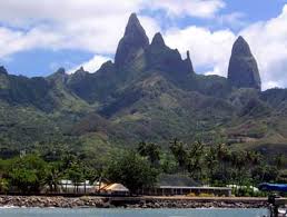 Ua Pou: Une jeune fille de 17 ans saute d'une voiture en marche pour éviter les avances de son cousin