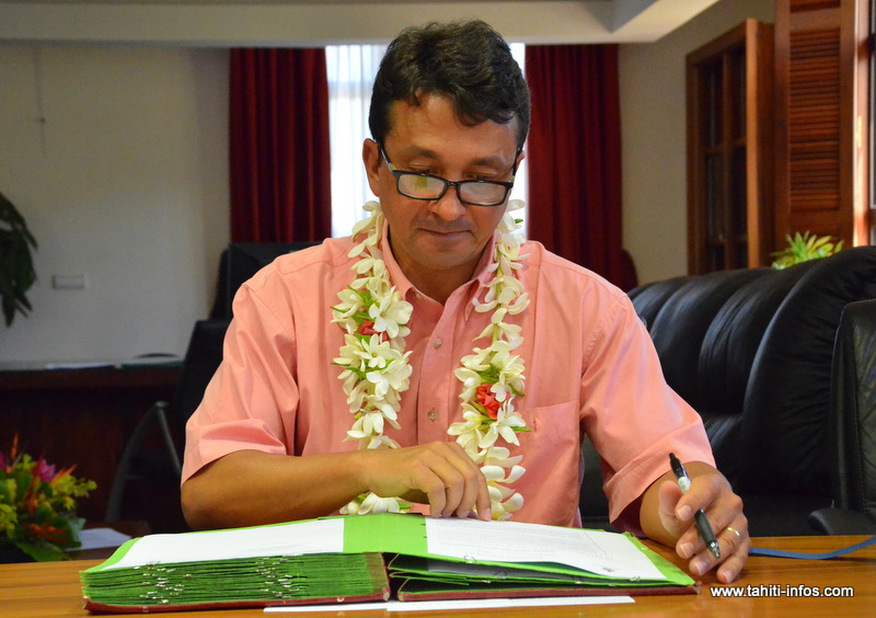 Le vice-président de la Polynésie française, Nuihau Laurey, détaille les défis du budget 2014, jeudi 21 novembre 2013.