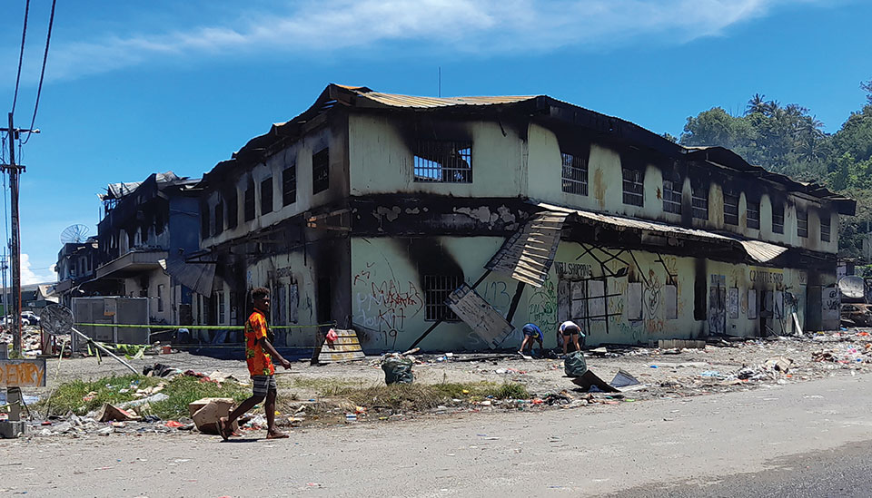 CHARLEY PIRINGI / AFP