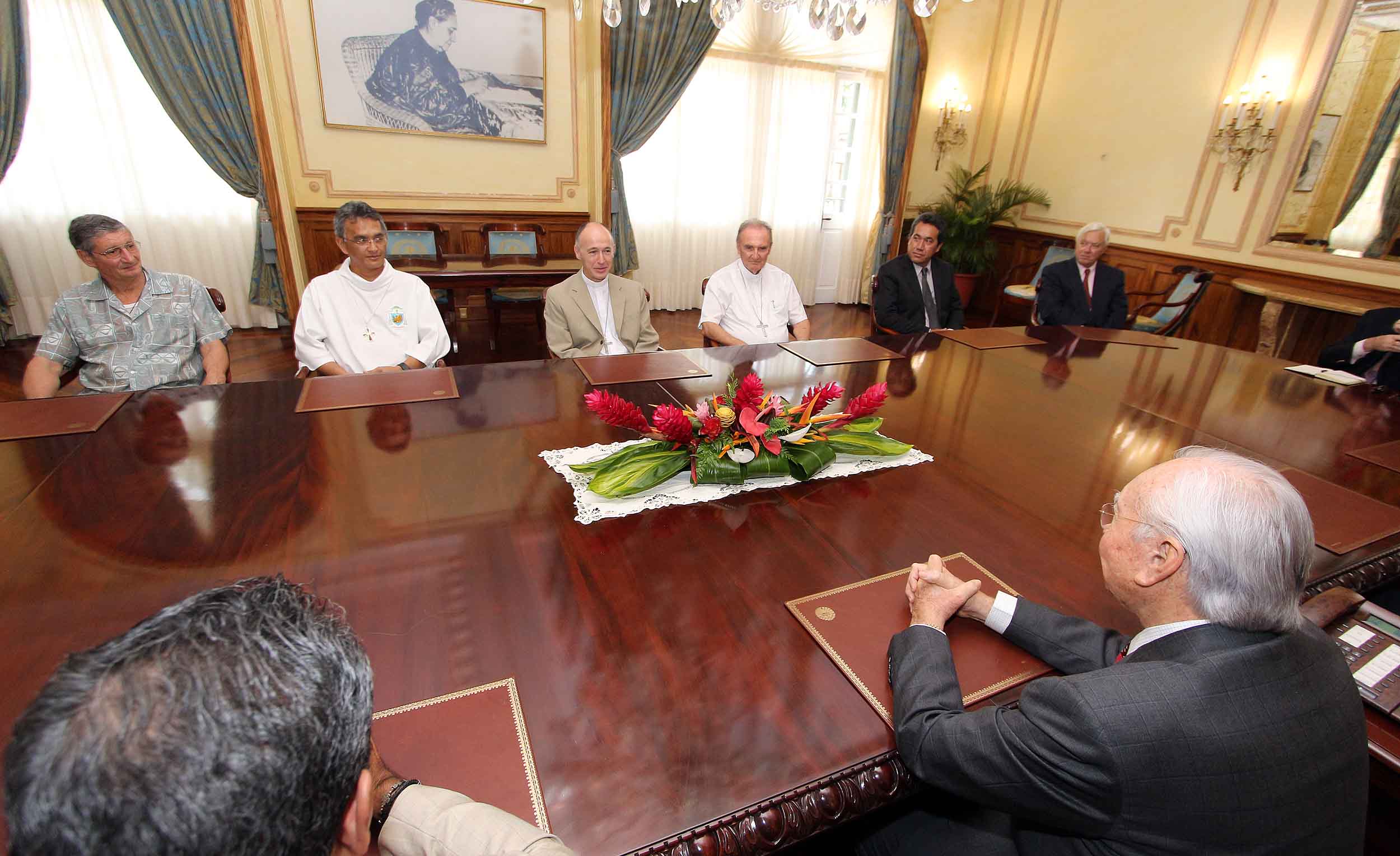 Gaston Flosse reçoit Mgr Krebs, nonce apostolique (communiqué)