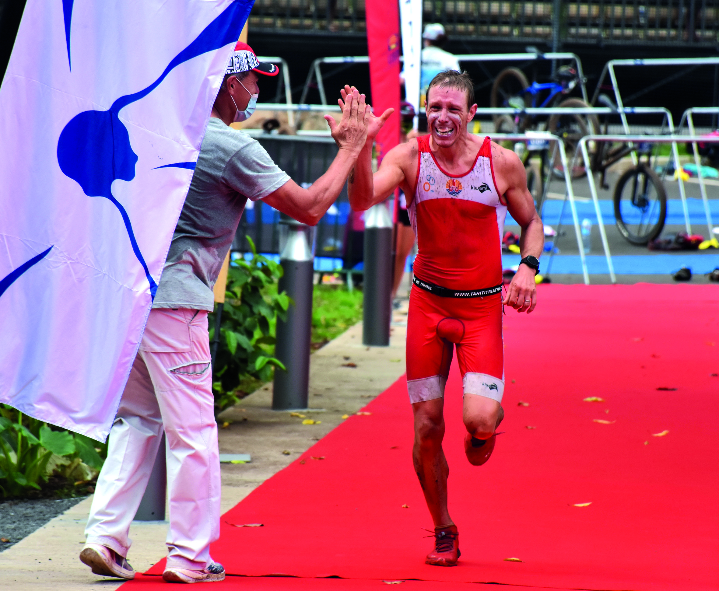 Belle performance de Thomas Lubin qui s'est classé dans le top 30 aux championnats du monde de Xterra, à Hawaii, sur l'épreuve reine du duathlon. On le voit ici sur la ligne d'arrivée du Xterra de Moorea, organisé en mai dernier.