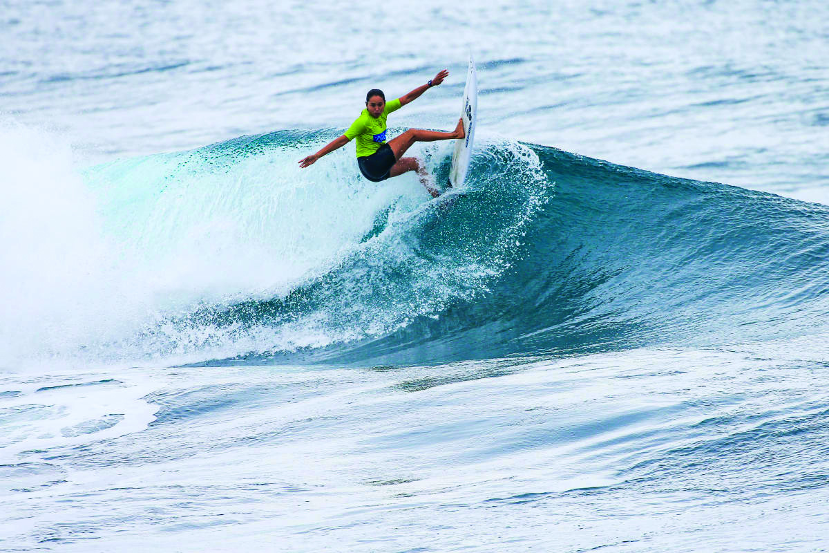 En quarts de finale, Vahine Fierro sera opposée à l'une de ses adversaires directes pour la montée, l'Américaine Alyssa Spencer. (photo : Laurent Masurel/WSL)