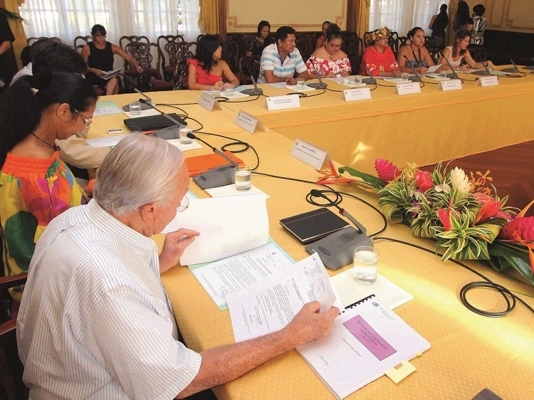 Le comité de gestion du RSPF en réunion le 10 juin dernier. Il actait alors l'augmentation du montant des allocations familiales et du minimum vieillesse alors que la question du financement, à terme, de ces nouvelles mesures, restait posé.