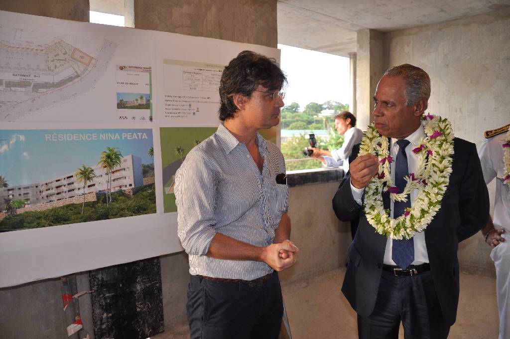 Outumaoro : Victorin Lurel visite le chantier de construction des logements sociaux Nina Peata