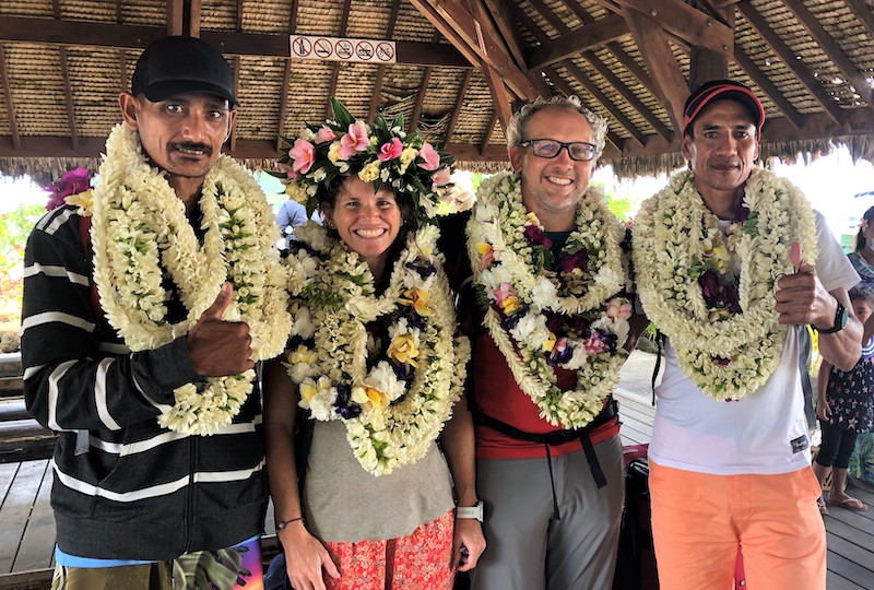 Djanny, Maud, Etienne et Heiria à leur retour à Bora Bora dimanche, après avoir participé aux championnats du monde Xterra à Hawaii.