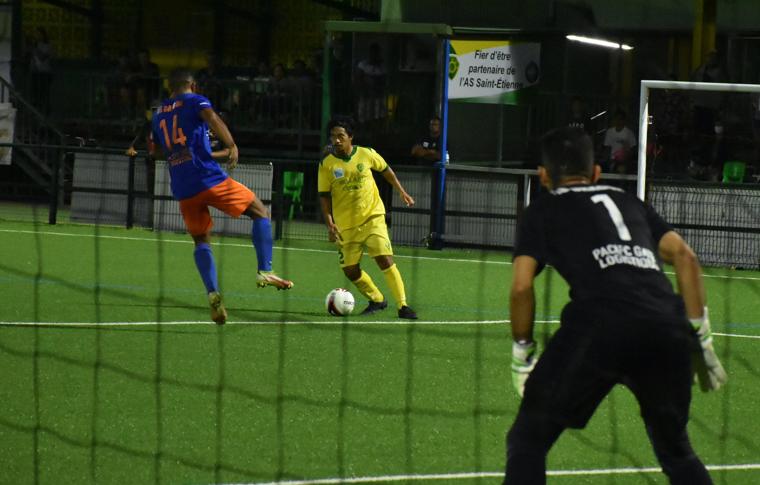 Tefana a eu les occasions pour faire le break face à Dragon. Mais les joueurs de Faa'a ont manqué de réussite devant le but.