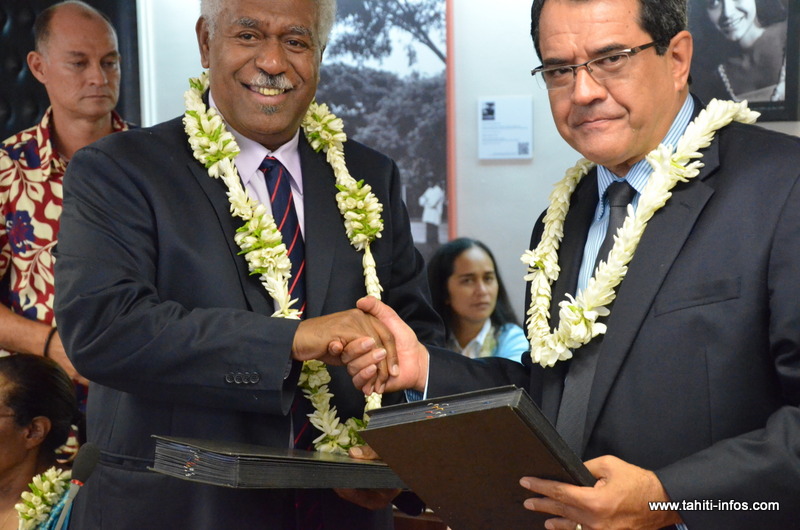 Roch Wamytan et Edouard Fritch, jeudi à la signature de la convention de partenariat