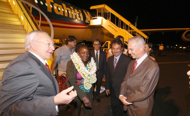 Communiqué: Gaston Flosse accueille Mme Frankie A. Reed, ambassadrice des Etats Unis à Fidji
