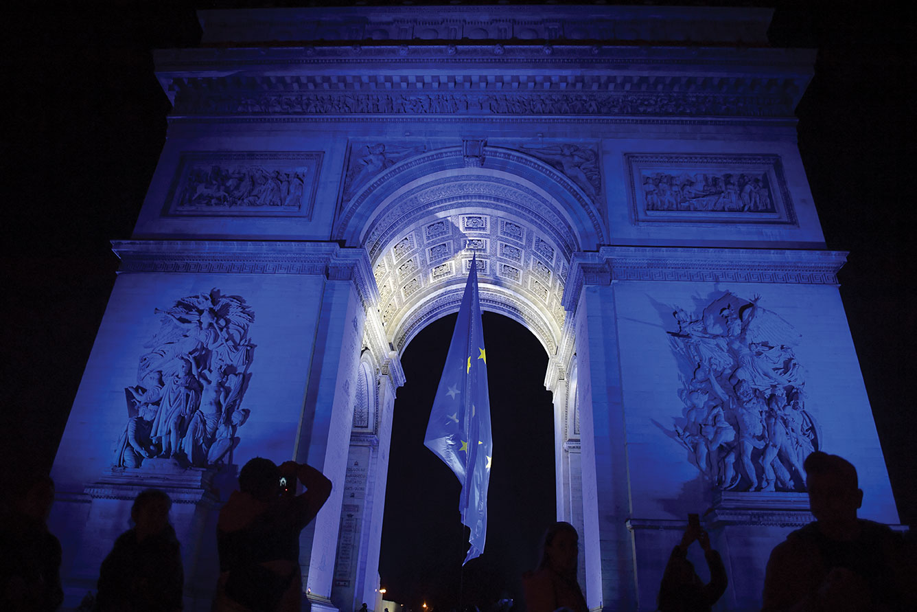 JULIEN DE ROSA / AFP