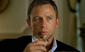 James Bond est un alcoolique invétéré, disent des médecins