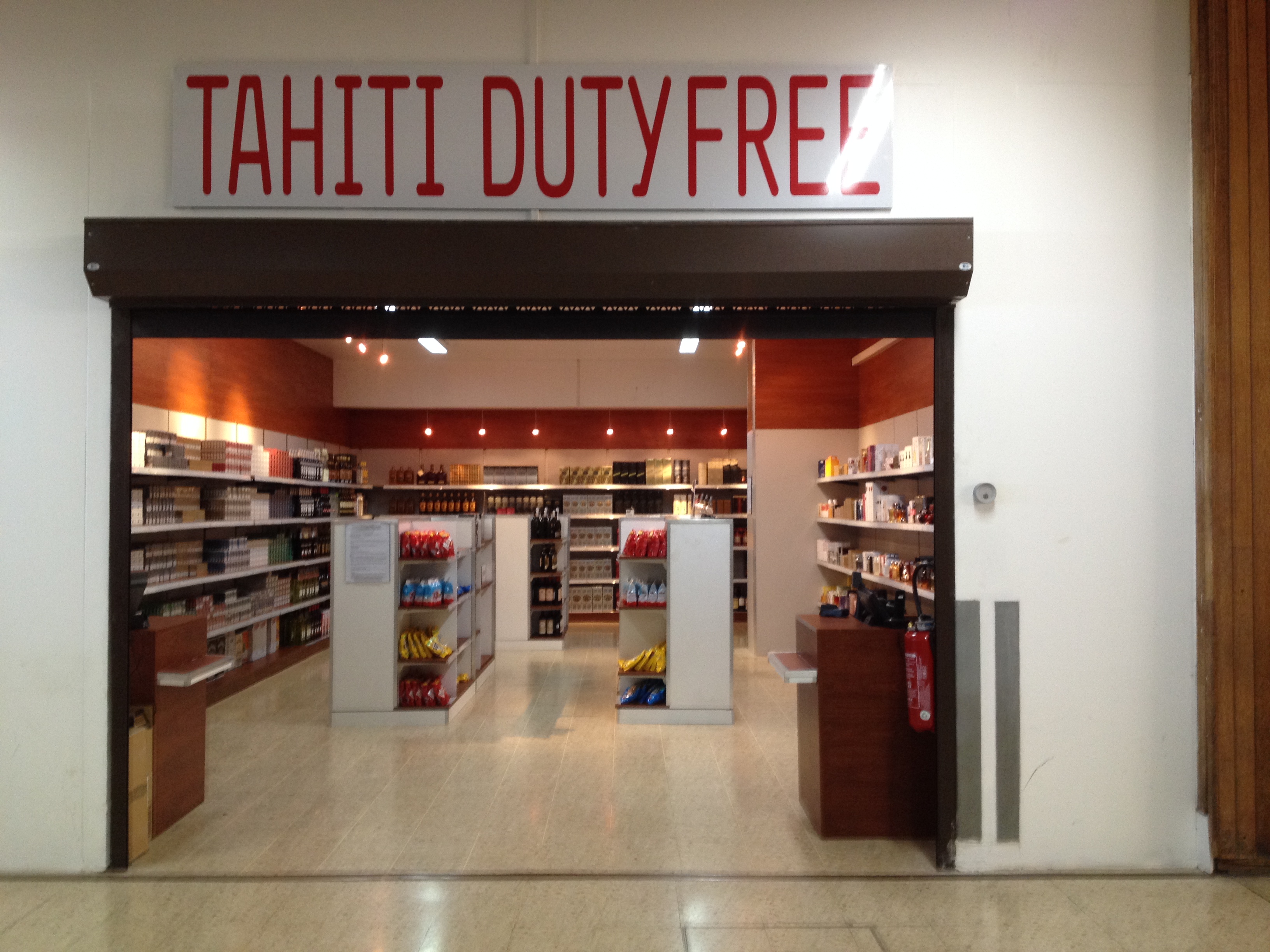 Shopping: Une boutique duty free à l'arrivée de Tahiti Faa'a