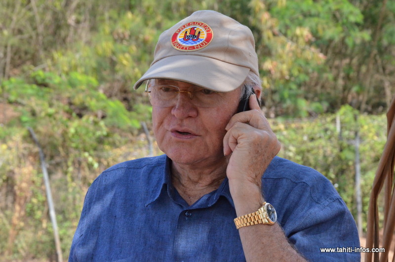 Gaston Flosse, jeudi matin, en communication avec le haut-commissaire