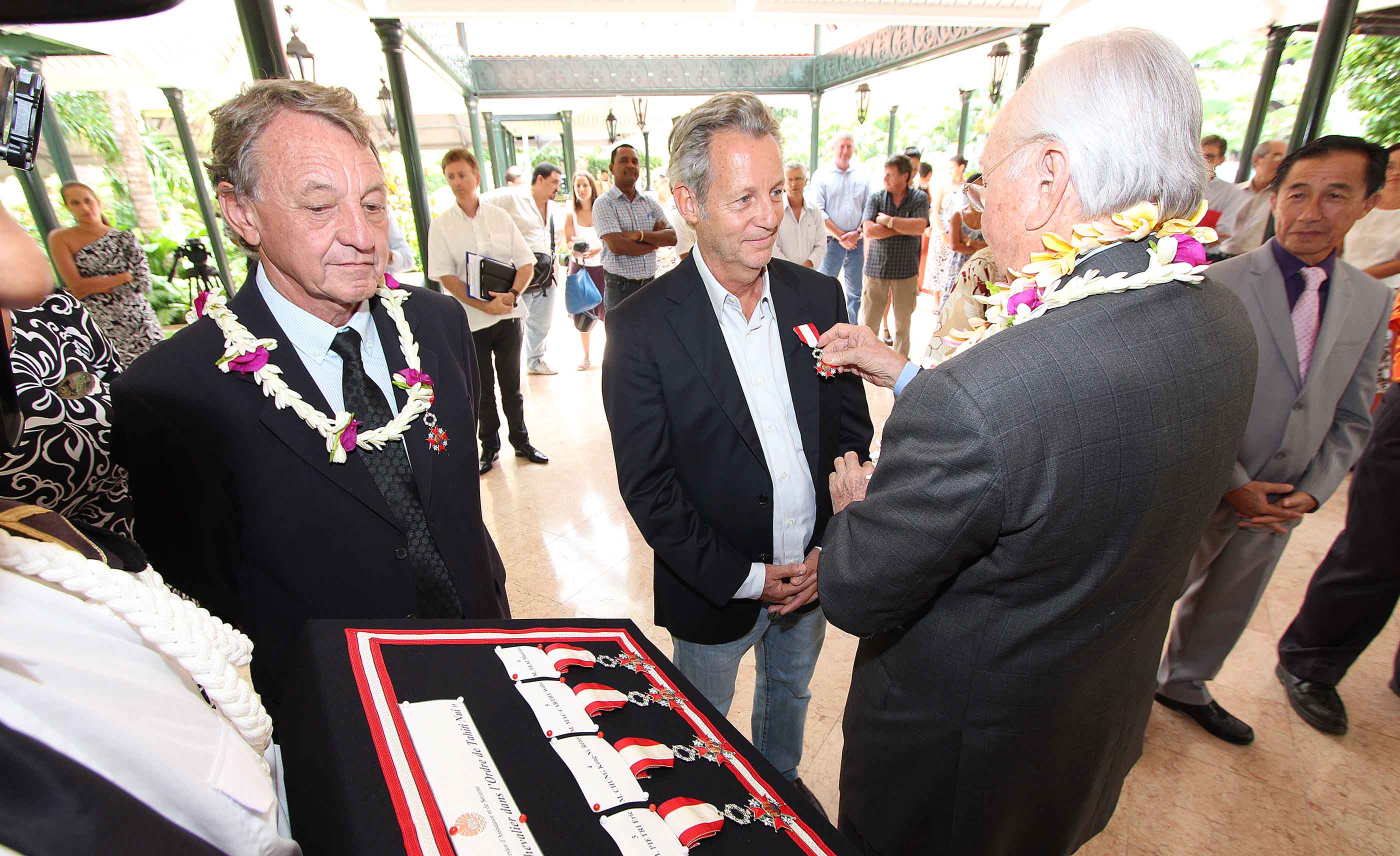 Remise de décorations dans l'ordre de Tahiti Nui (communiqué)