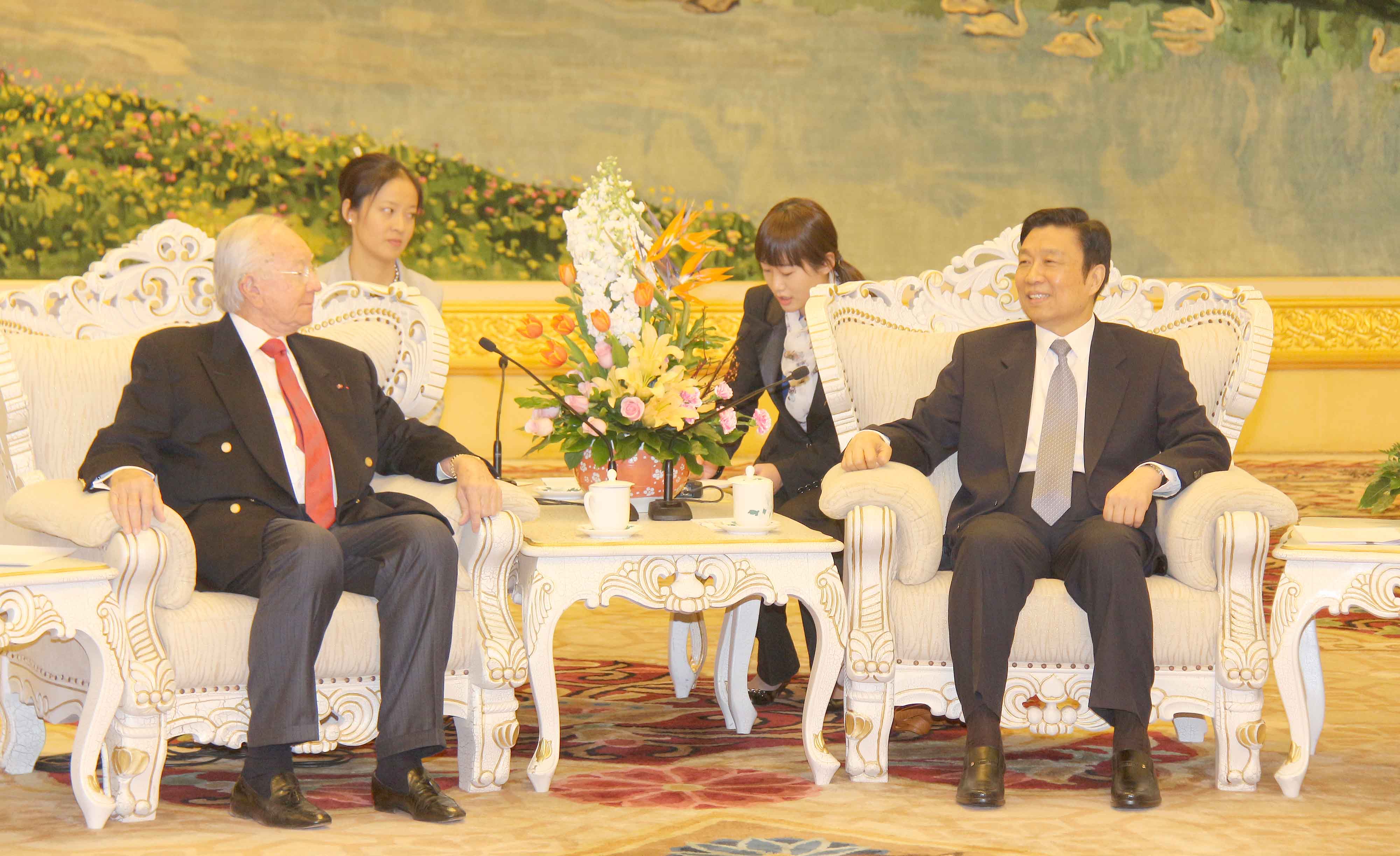 Gaston FLOSSE reçu au plus haut niveau de l’Etat par le Vice-président de la Chine