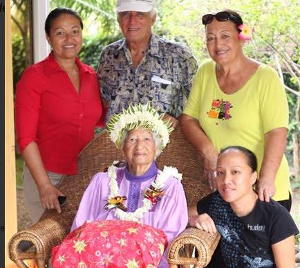 Honneur à la Doyenne de l’aide aux vieux travailleurs salariés (AVTS), Mme TAUAROA Tevahinepaopaoupoohiva dite Mama PURU