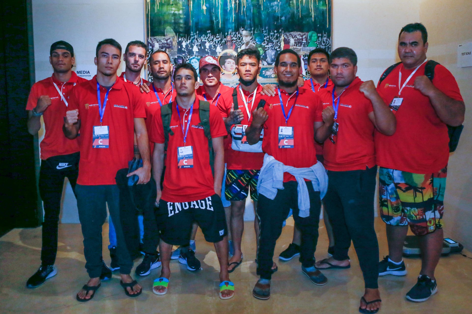 La sélection tahitienne lors du check-in à Abu Dhabi, où sont organisés les championnats du monde de MMA. (© IMMAF)