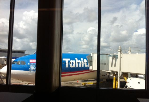 L'Airbus d'ATN est immobilisé sur le tarmac de l'Auckland international airport depuis mercredi, après avoir été foudroyé