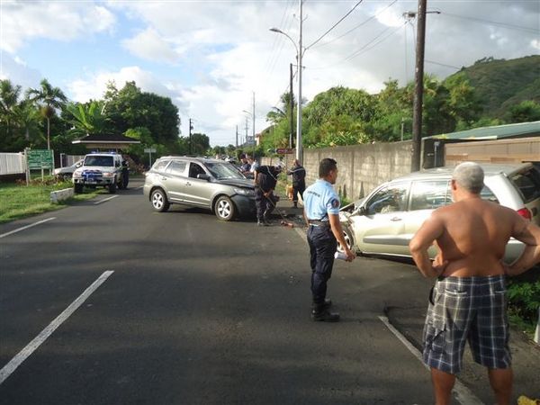 Paea: Violent choc frontal entre deux véhicules