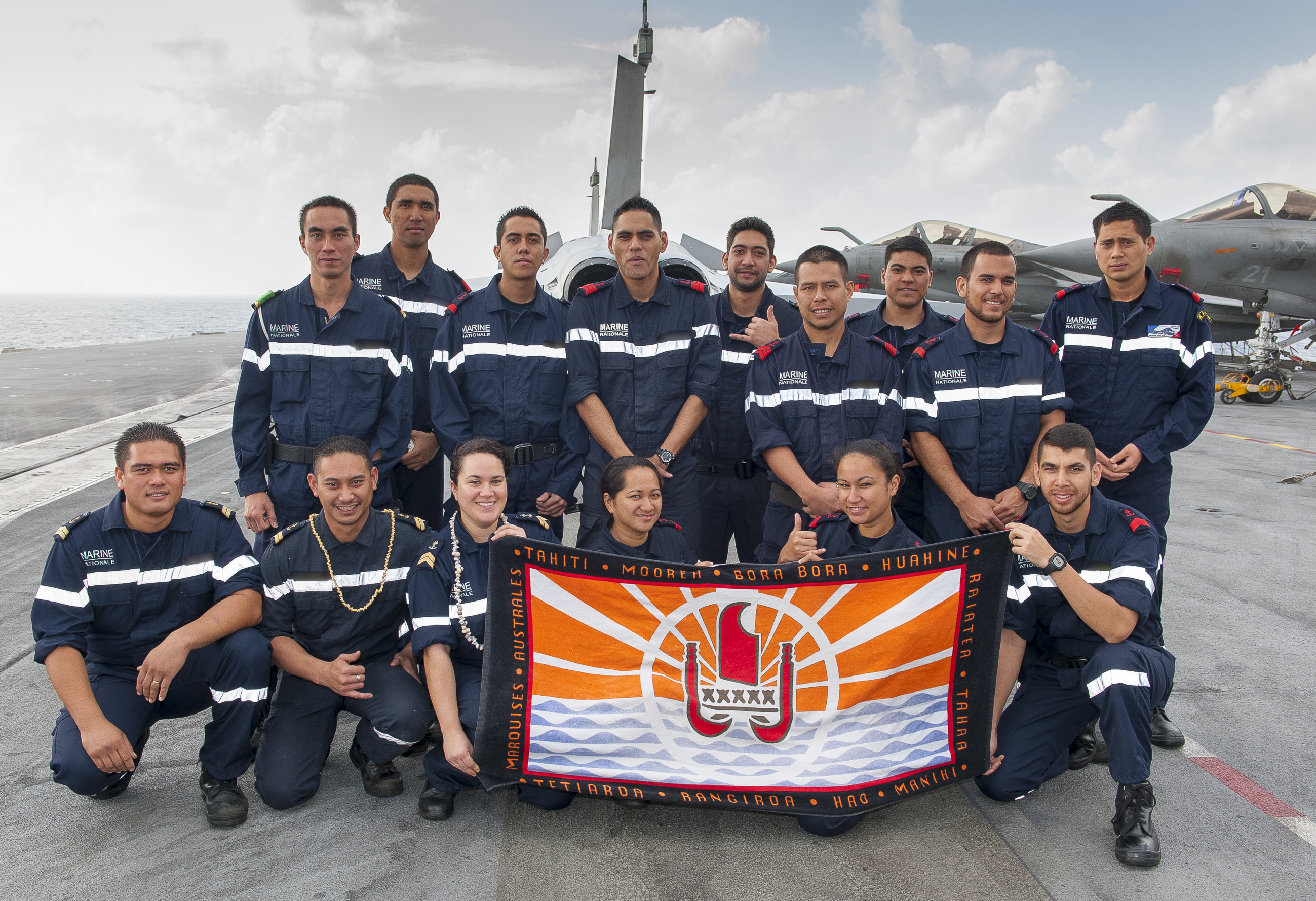 A bord du porte-avions Charles de Gaulle, les marins de Polynésie présentent leurs voeux
